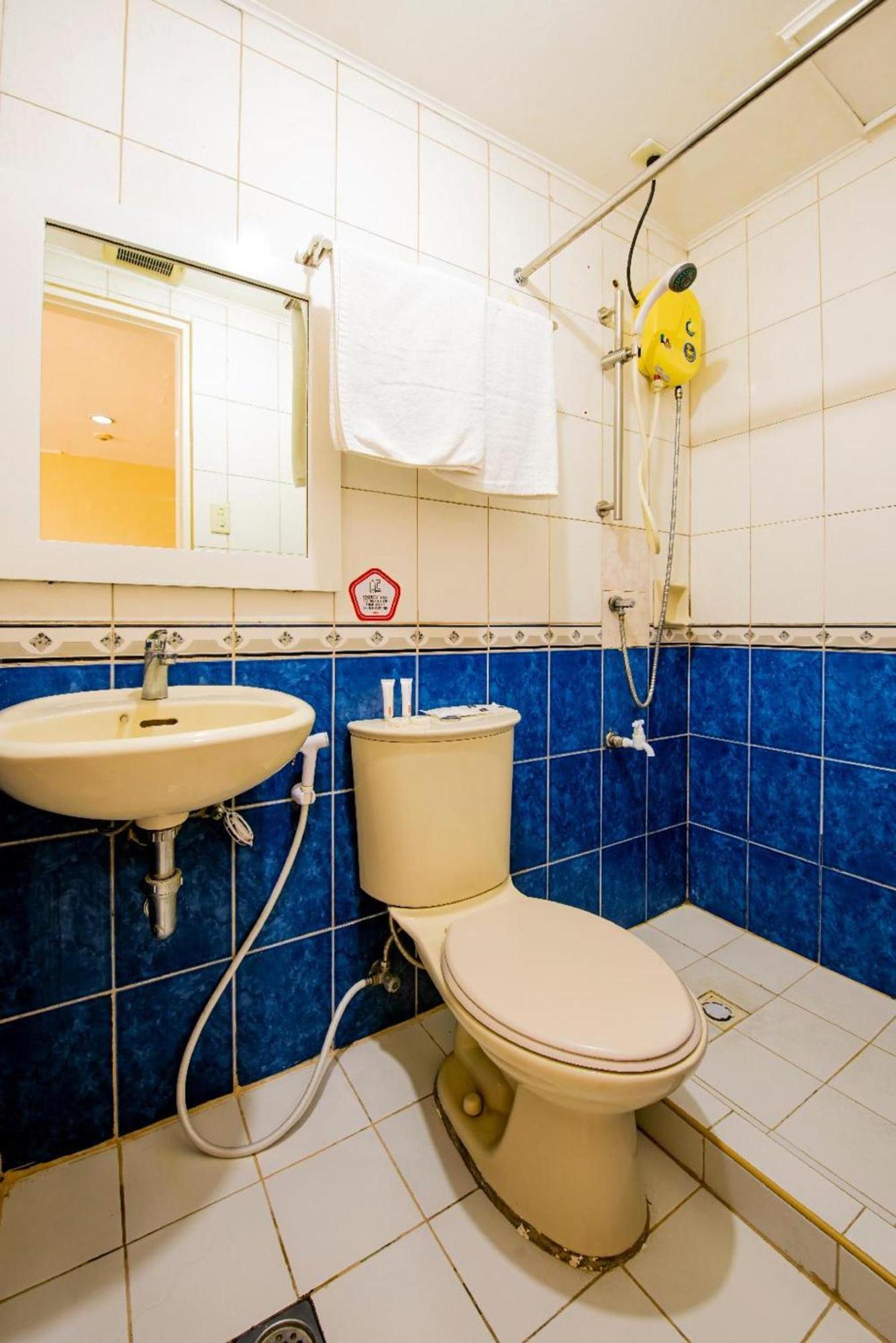 Oyo 115 Northridge Mansions Hotel Quezon City Ngoại thất bức ảnh