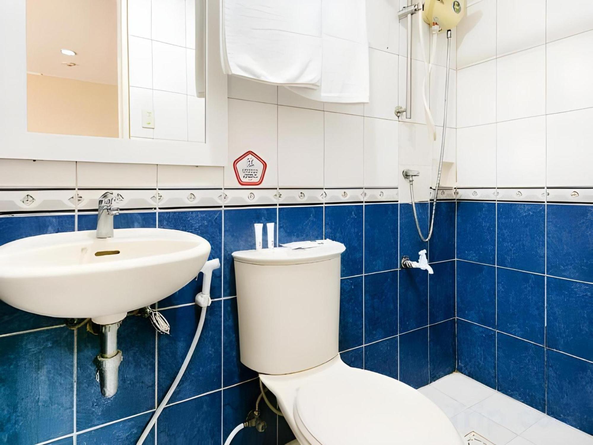 Oyo 115 Northridge Mansions Hotel Quezon City Ngoại thất bức ảnh